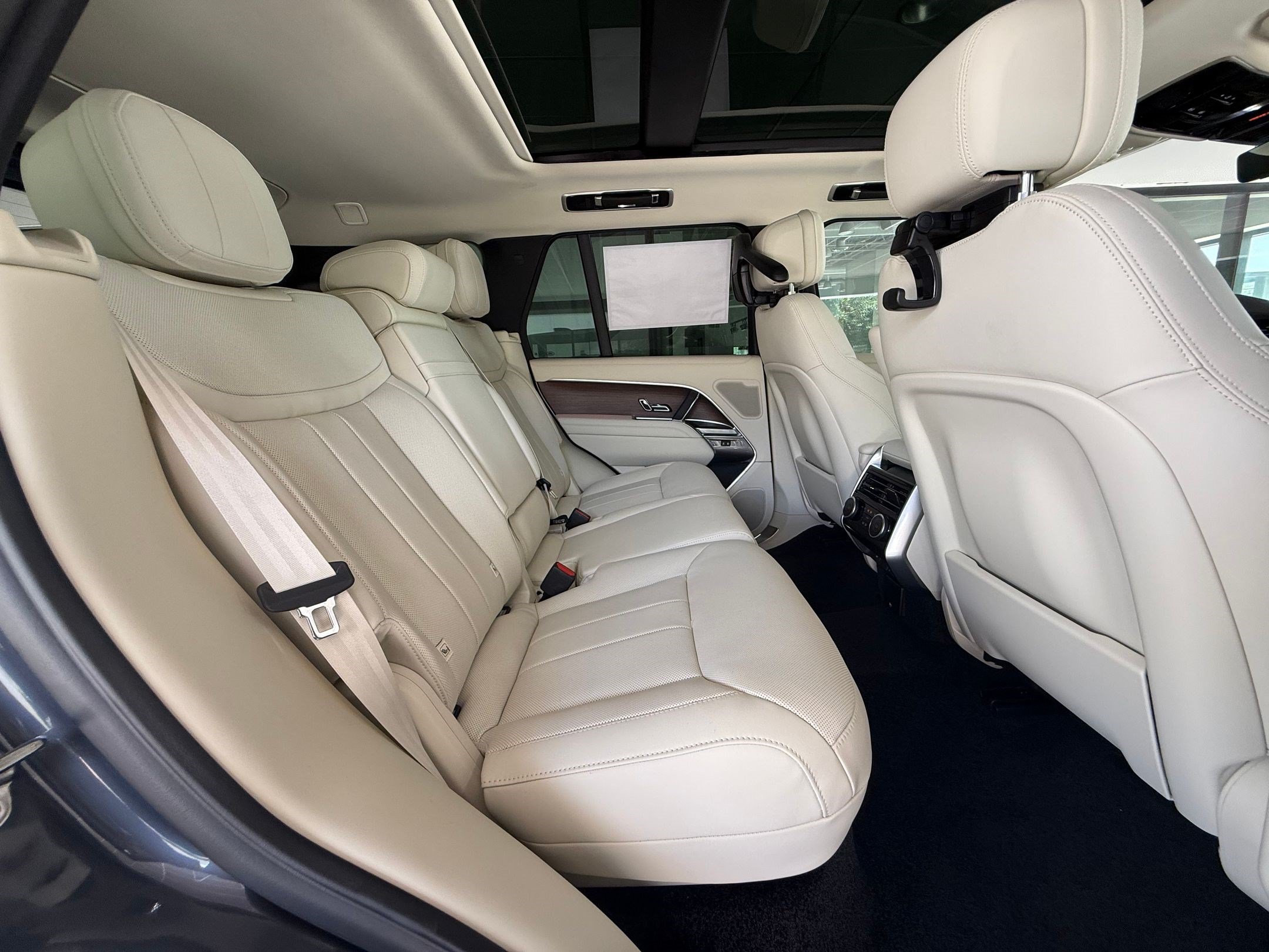 New 2026 Land Rover Range Rover SE AWD/4WD image 29
