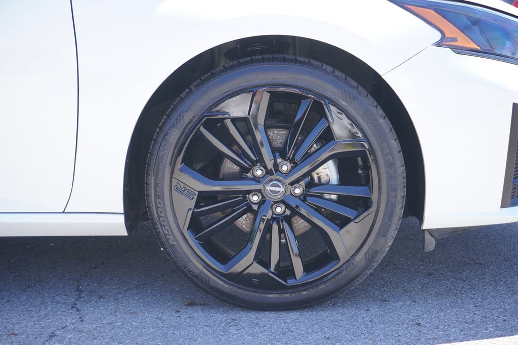 Used 2024 Nissan Altima 2.5 SR FWD image 13