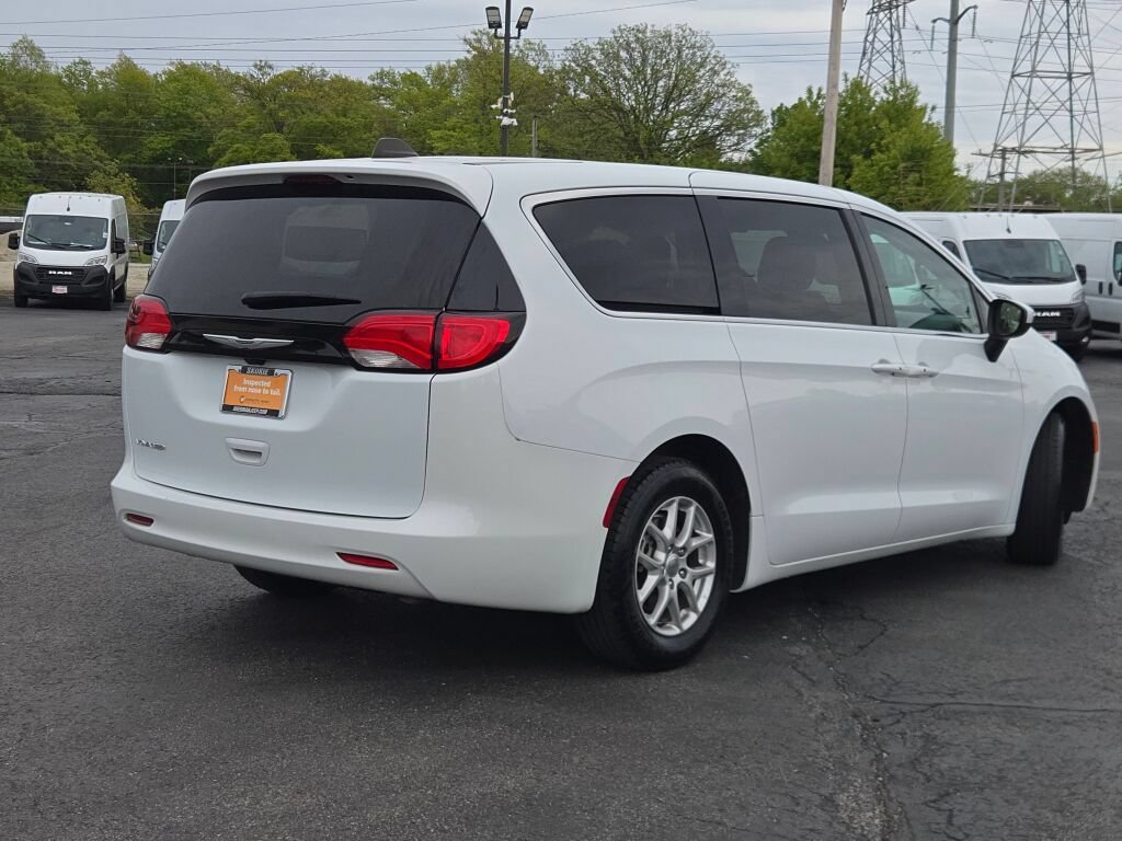 Certified 2023 Chrysler Voyager LX FWD image 12