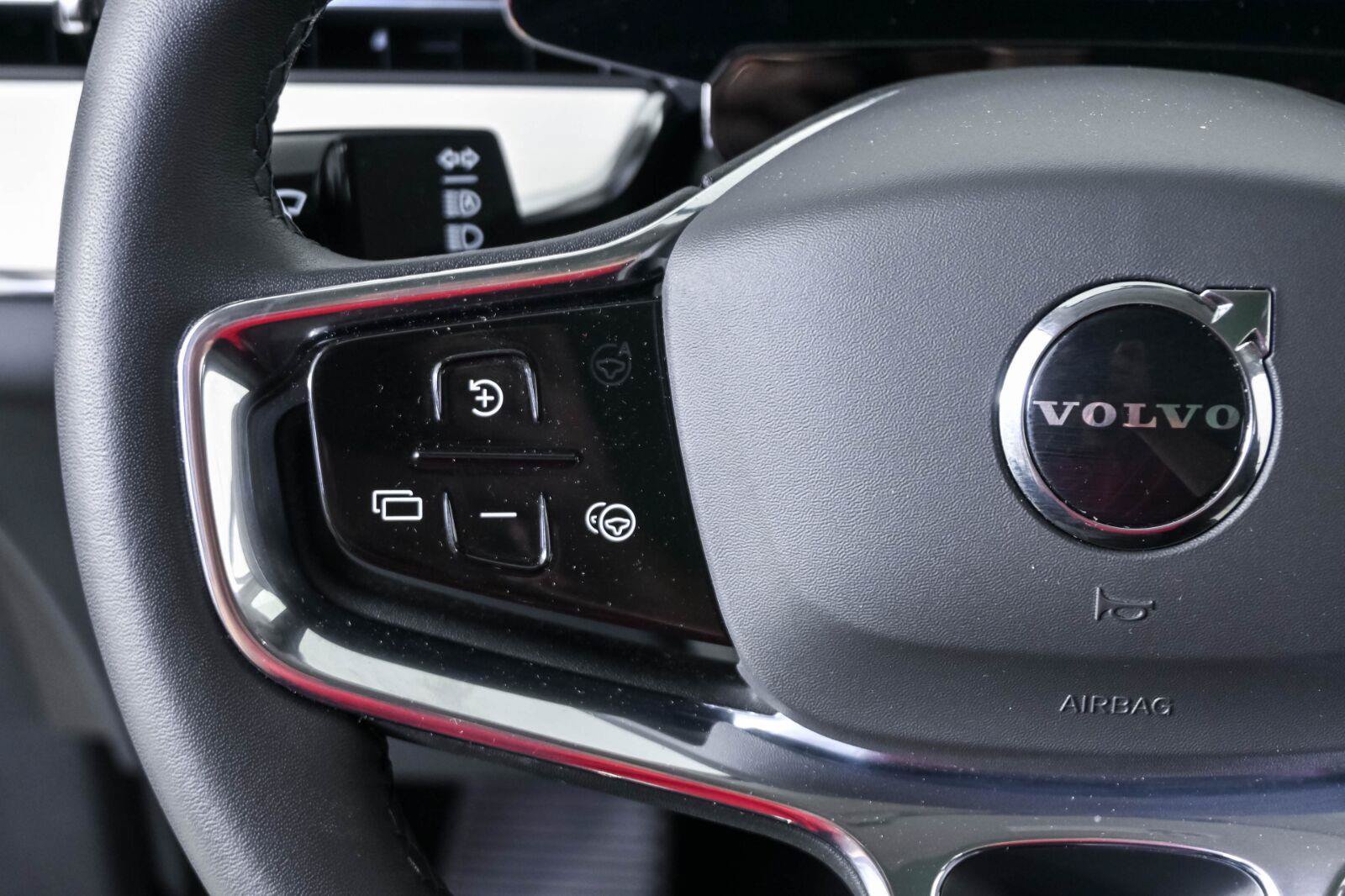 Certified 2026 Volvo EX90 Ultra AWD/4WD image 11