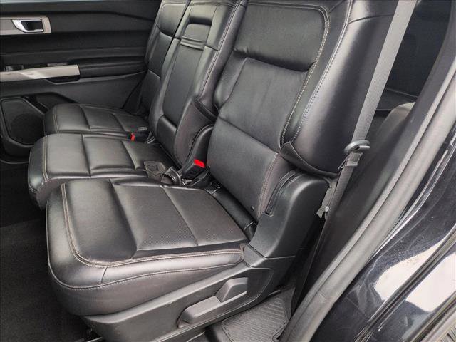 Used 2021 Ford Explorer Limited w/ Equipment Group 301A AWD/4WD image 18