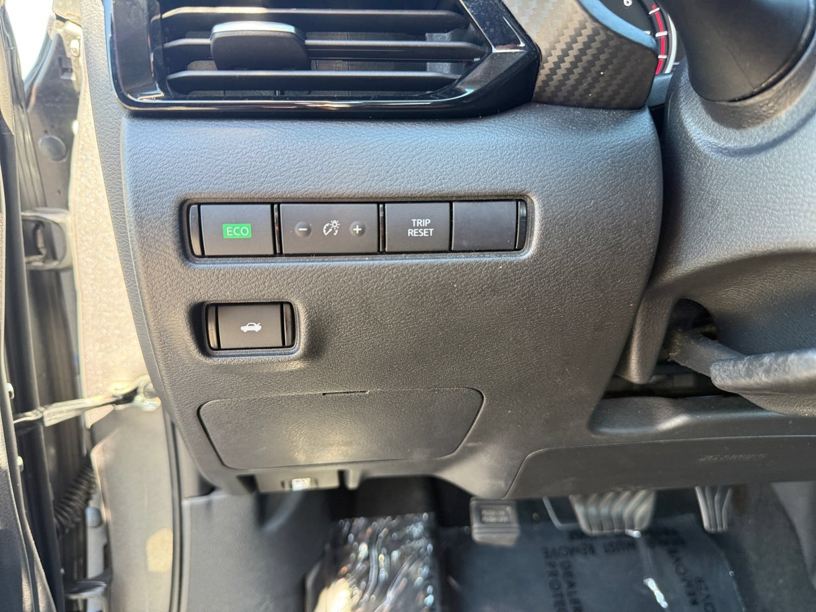 Used 2024 Nissan Sentra SV FWD image 23