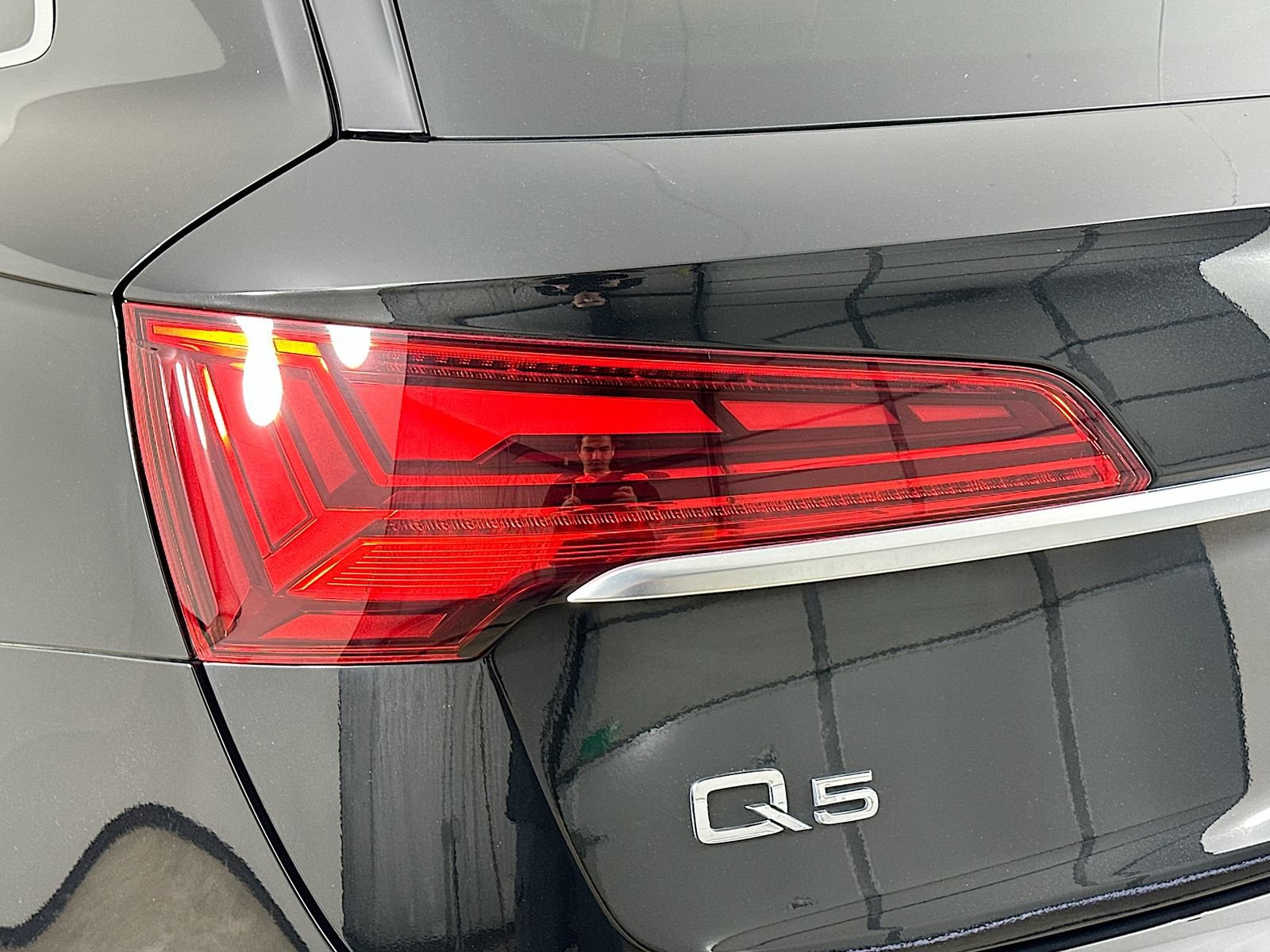 Used 2023 Audi Q5 2.0T Premium Plus w/ Premium Plus Package AWD/4WD image 13
