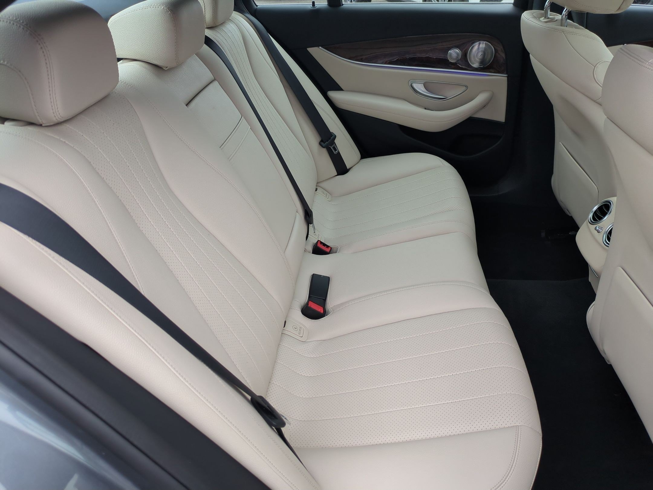 Used 2017 Mercedes-Benz E 300 4MATIC image 34