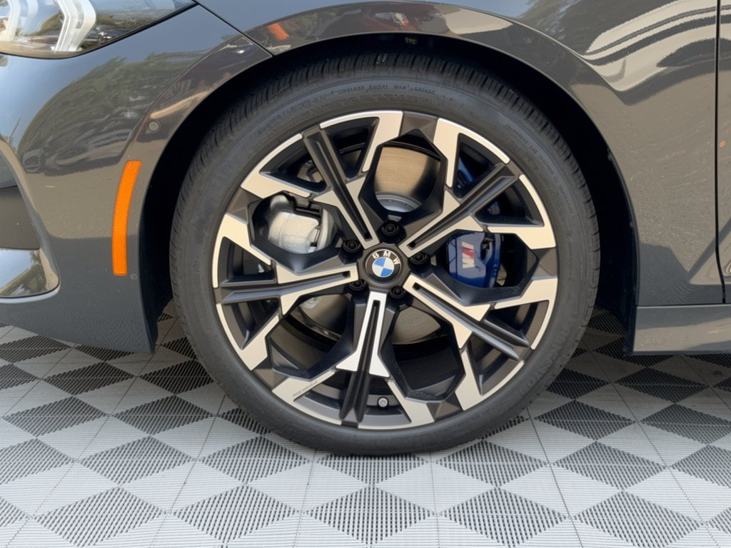New 2026 BMW 330i xDrive Sedan w/ M Sport Package AWD/4WD image 13