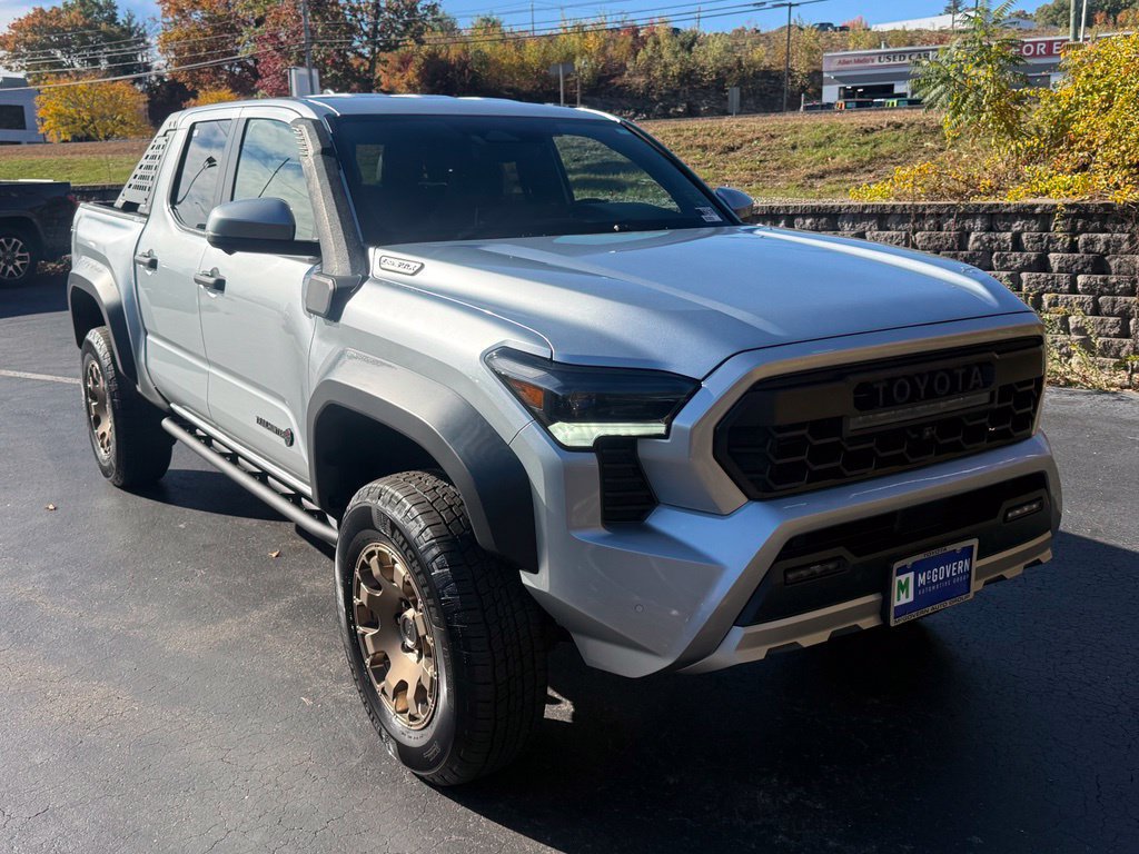 Certified 2025 Toyota Tacoma 4x4 Double Cab Hybrid image 12