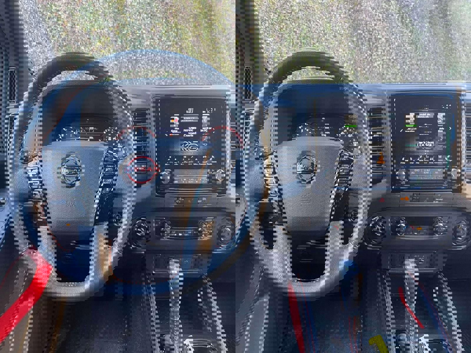 Used 2023 Nissan Frontier PRO-4X w/ Technology Package image 14