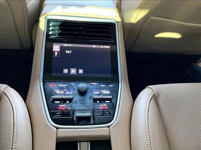Used 2023 Porsche Panamera 4 image 25