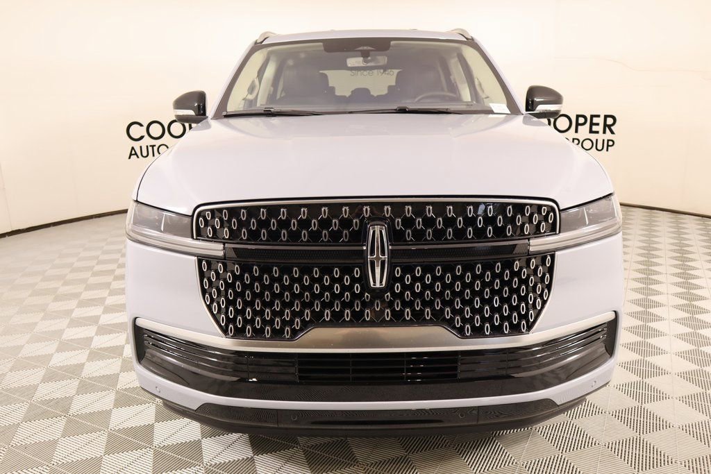 New 2025 Lincoln Navigator Reserve image 9