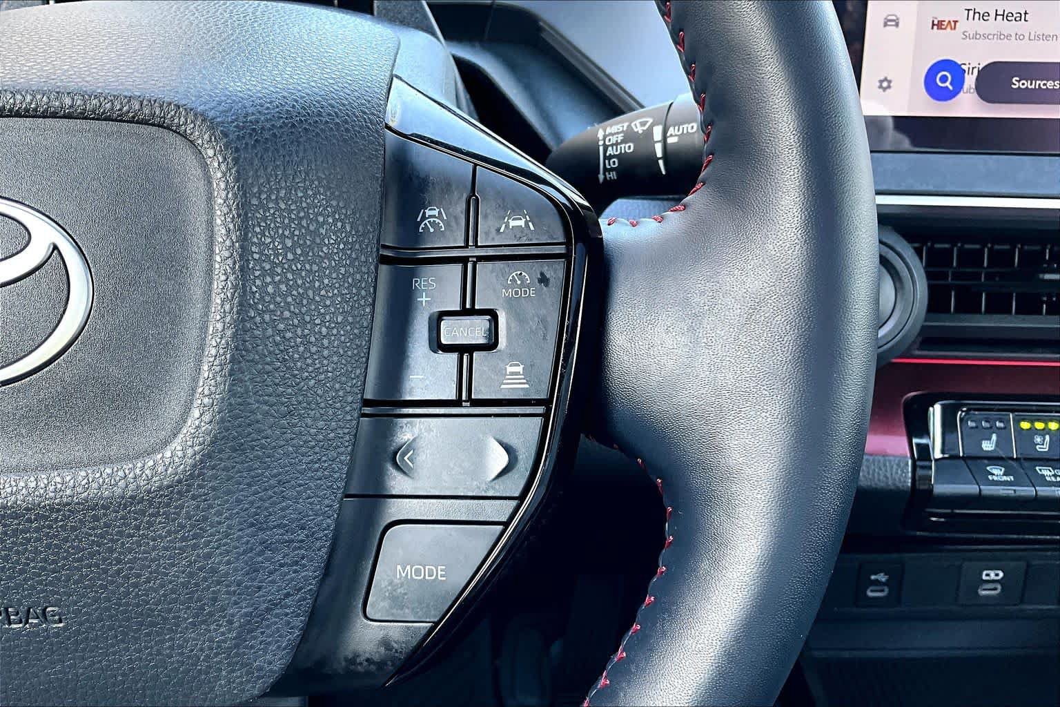 Used 2023 Toyota Prius Prime Premium FWD image 25