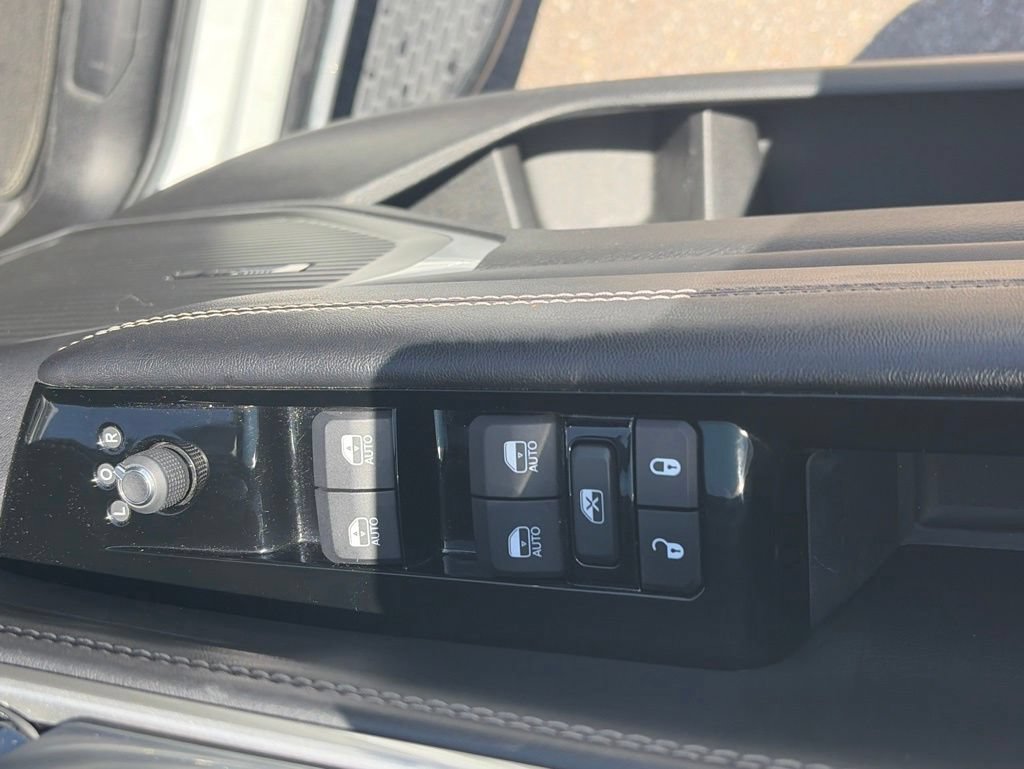 Used 2023 Jeep Wagoneer Series II w/ Premium Group I AWD/4WD image 11