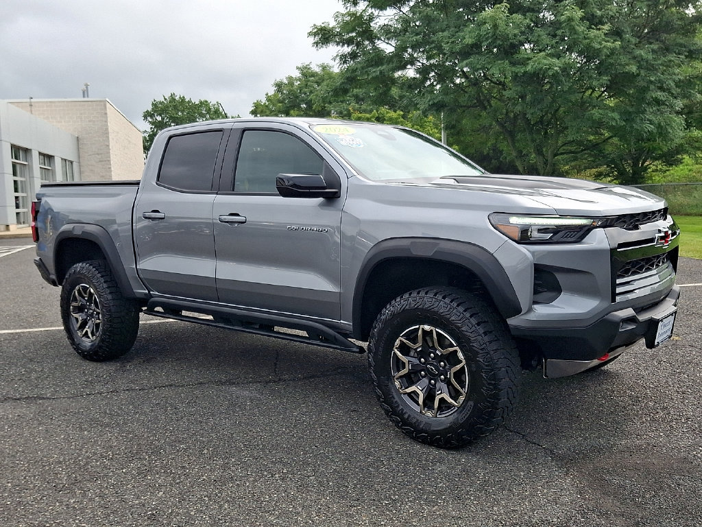 Used 2024 Chevrolet Colorado ZR2 w/ Safety Package AWD/4WD image 6