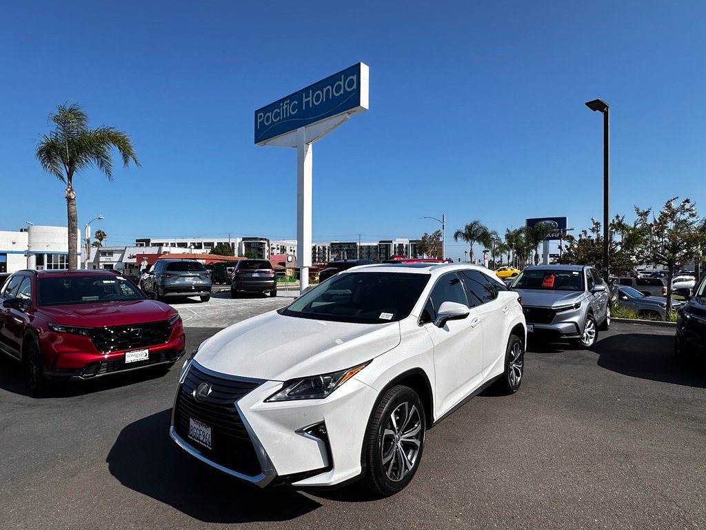 Used 2018 Lexus RX 350 FWD w/ Premium Package image 2