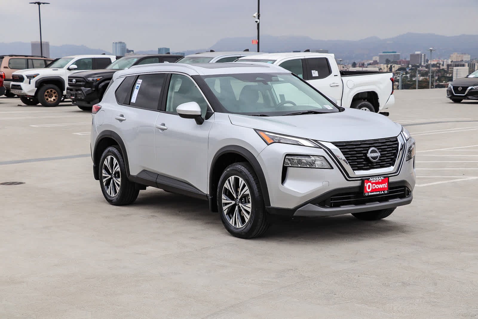 Used 2023 Nissan Rogue SV w/ SV Premium B Package FWD image 3
