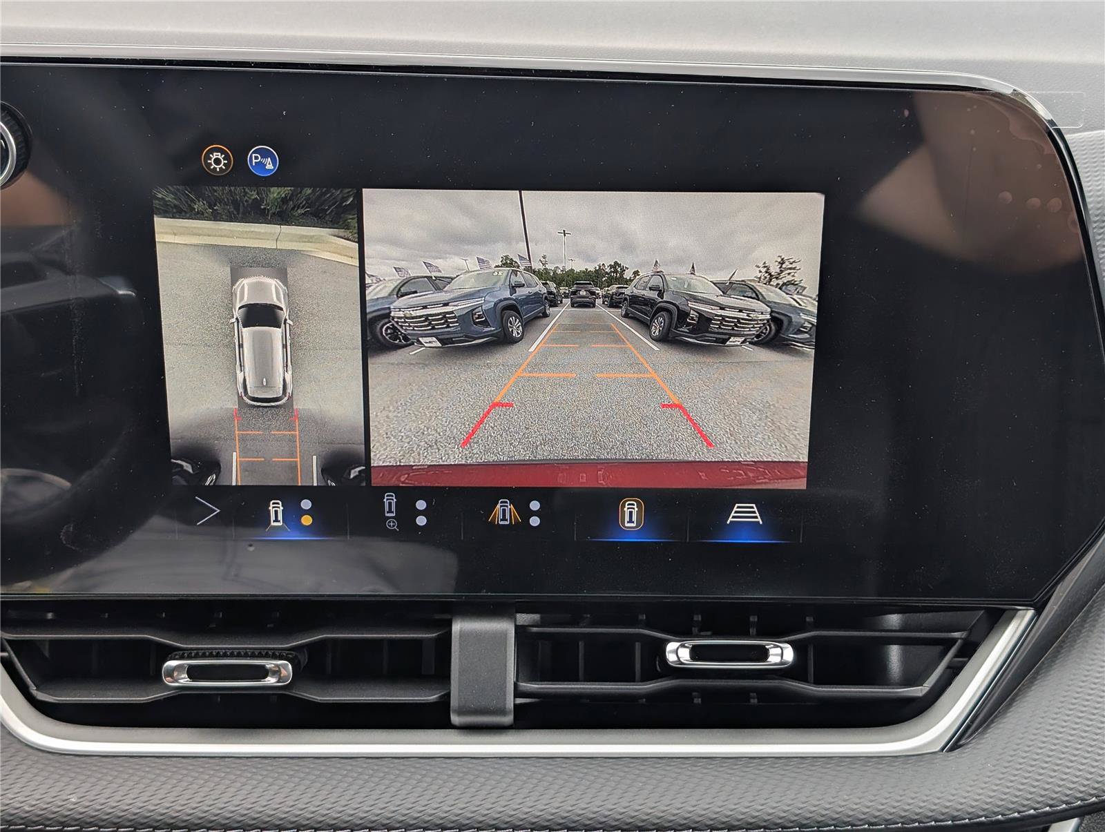 New 2026 Chevrolet Equinox LT w/ Safety and Technology Package AWD/4WD image 23