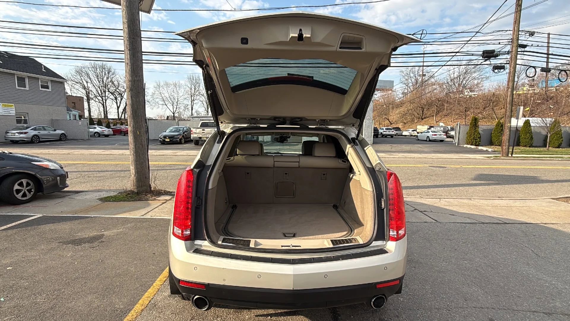 Used 2015 Cadillac SRX Luxury w/ Driver Awareness Package image 27