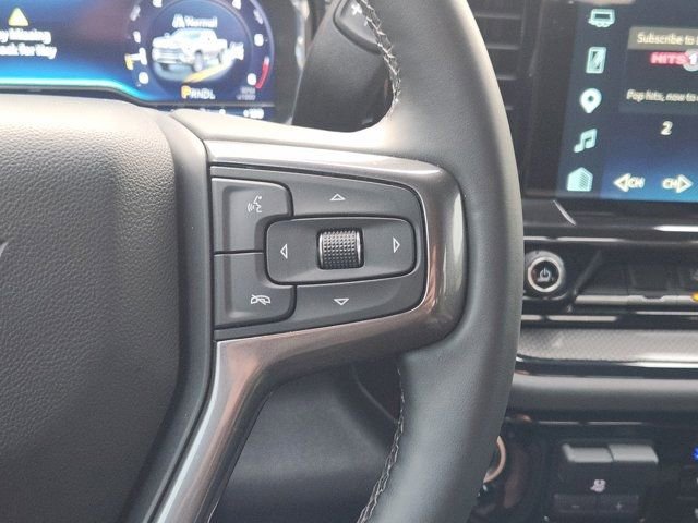 Used 2025 Chevrolet Silverado 2500 ZR2 w/ Technology Package image 31