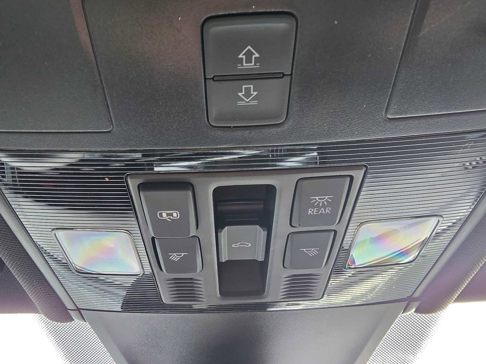 Used 2023 Volkswagen Tiguan SE R-Line image 34