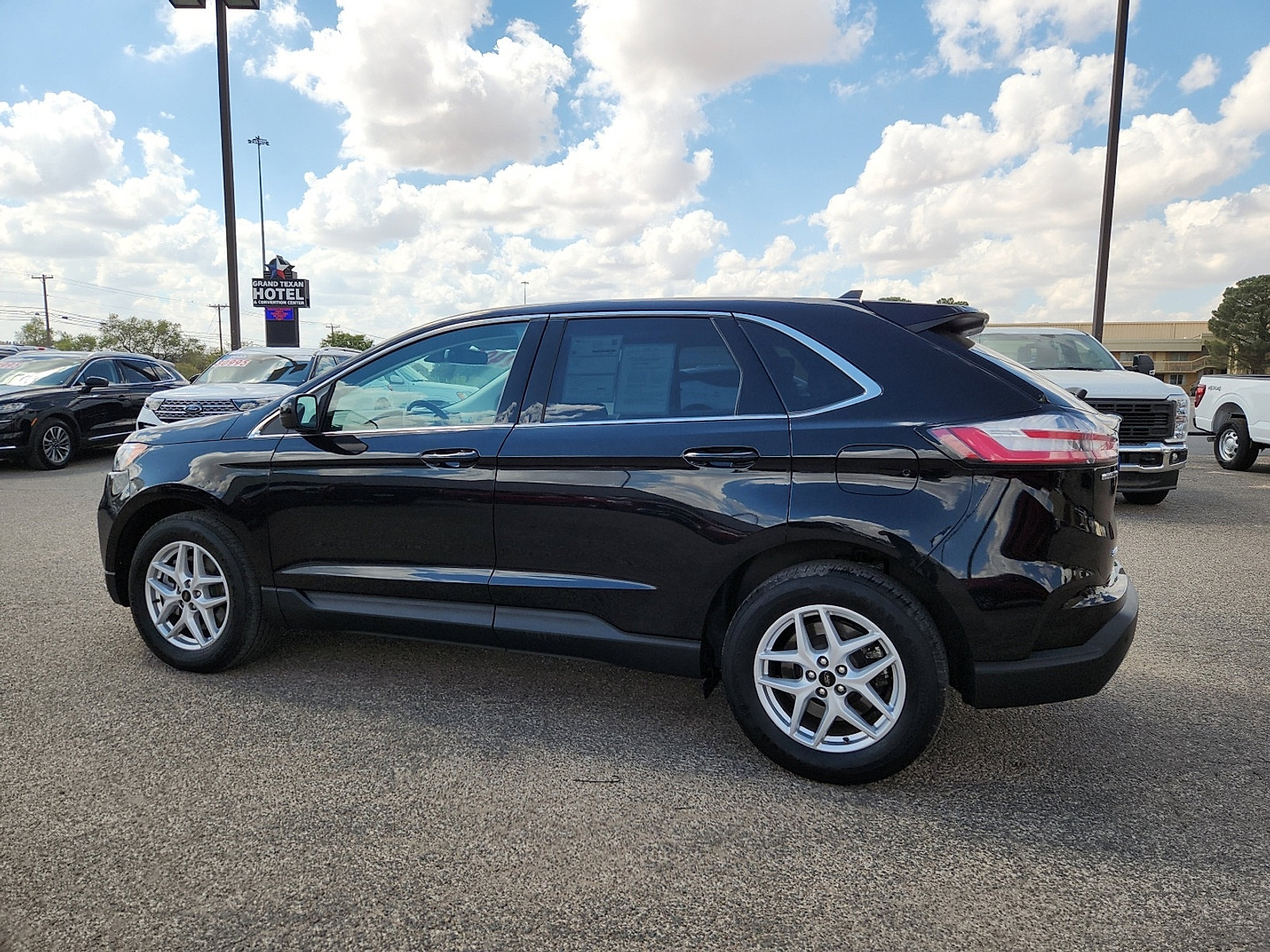 Certified 2024 Ford Edge SEL image 4