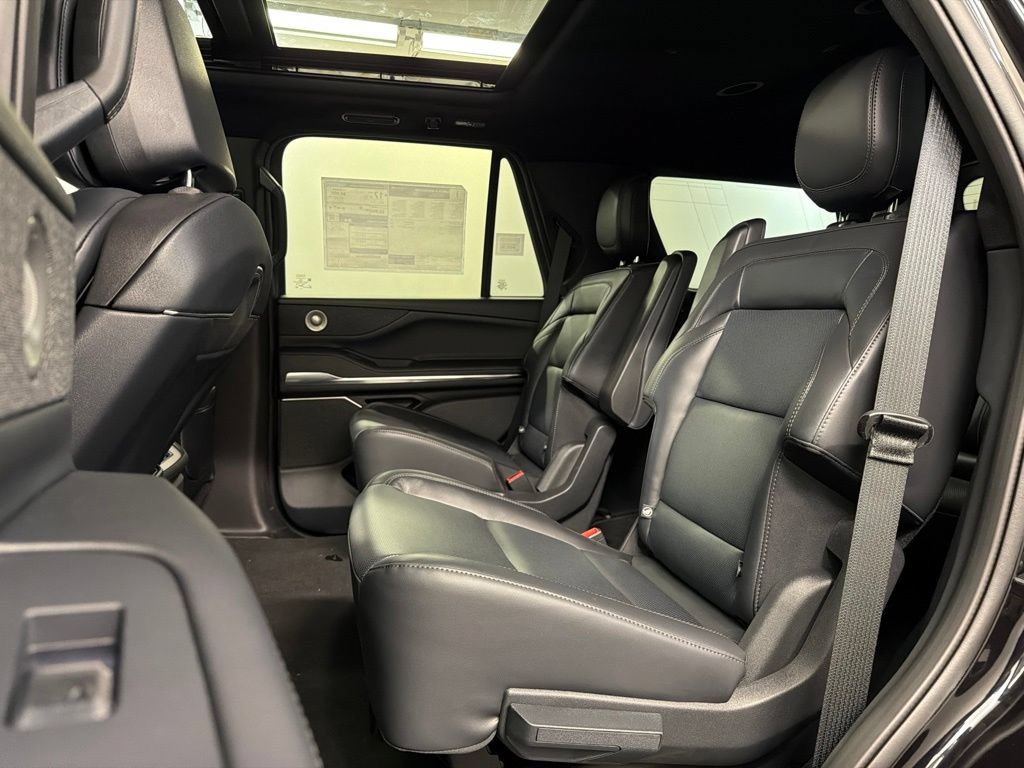 New 2026 Lincoln Navigator Reserve w/ Jet Appearance Package AWD/4WD image 32