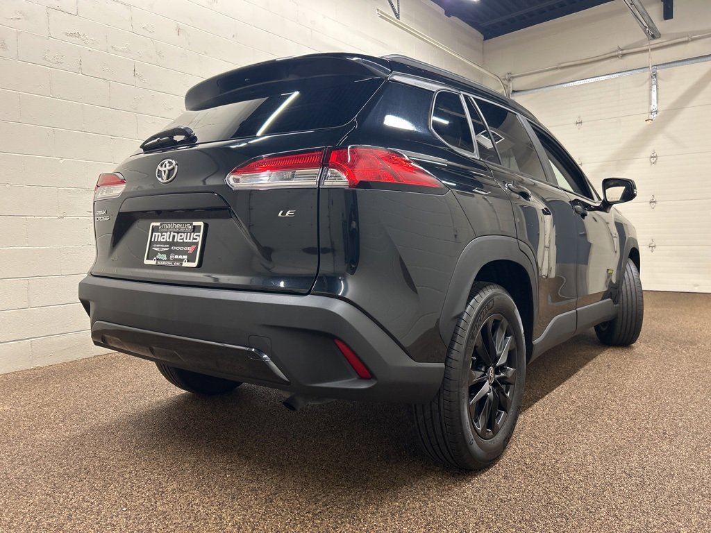 Used 2024 Toyota Corolla Cross LE image 2