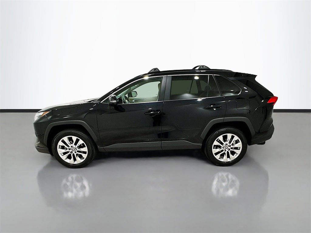 Used 2025 Toyota RAV4 XLE Premium image 4