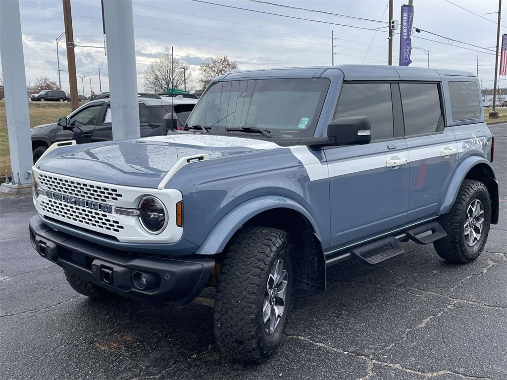 Used 2023 Ford Bronco Badlands image 7