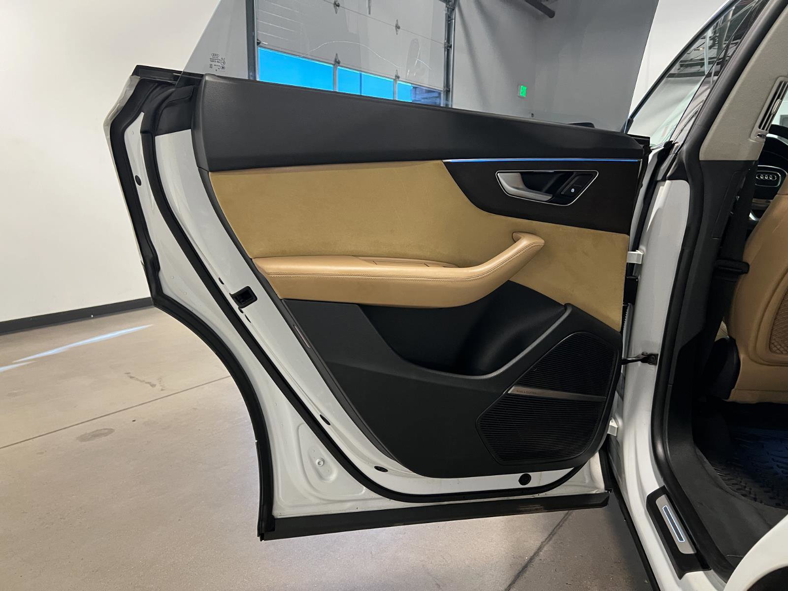 Used 2019 Audi Q8 Prestige image 32