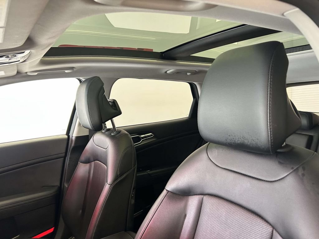 Used 2025 Kia Sportage EX w/ Premium Package FWD image 13