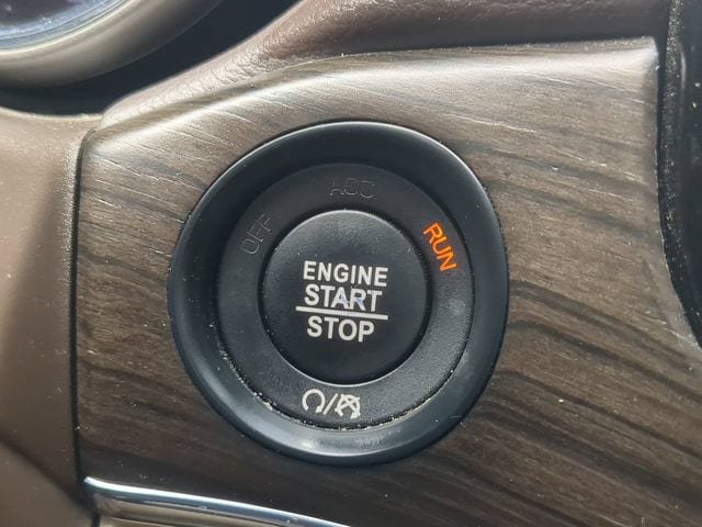 Used 2020 Jeep Grand Cherokee Overland AWD/4WD image 28