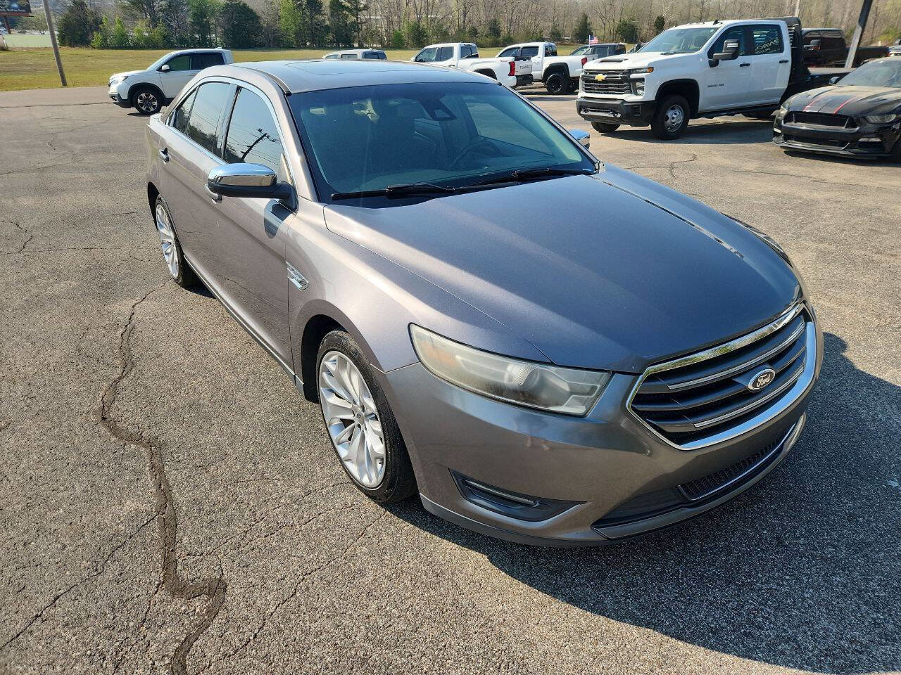 Used 2014 Ford Taurus Limited w/ Equipment Group 301A FWD image 2
