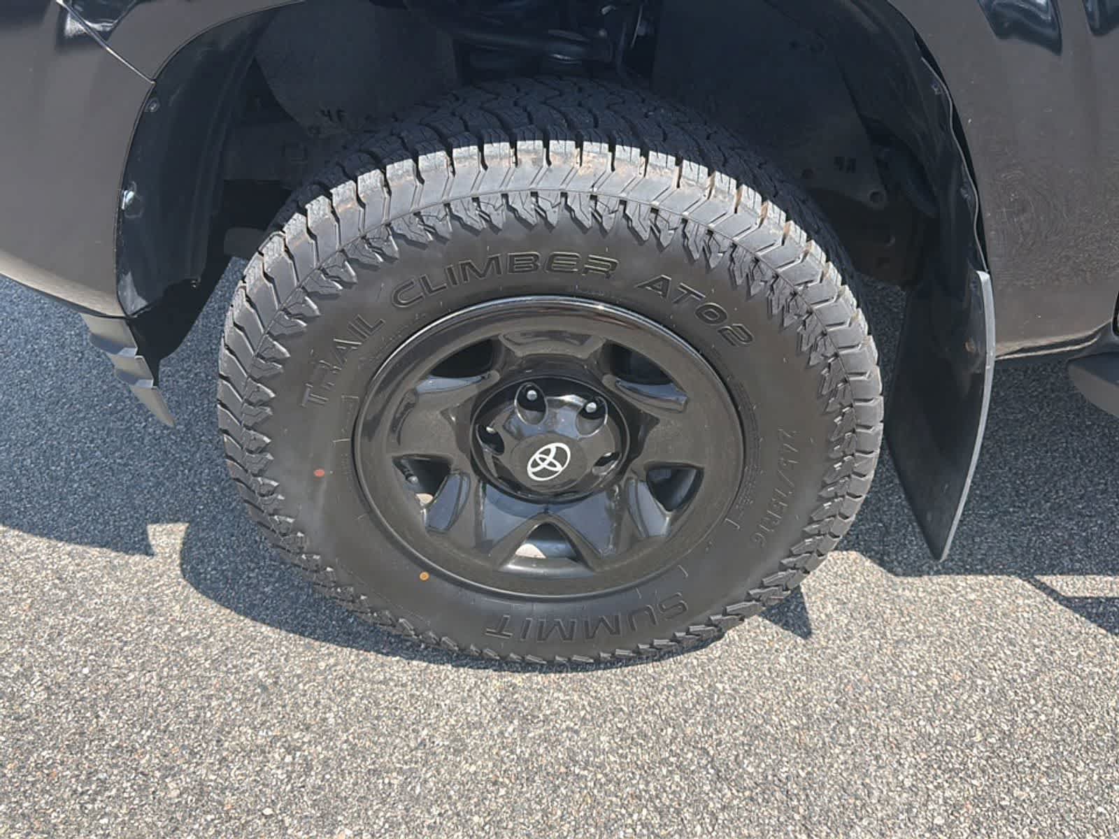 Used 2023 Toyota Tacoma SR AWD/4WD image 23