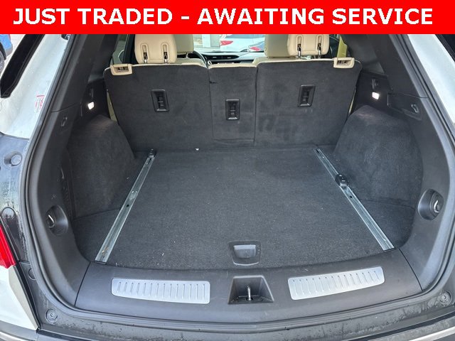 Used 2017 Cadillac XT5 Luxury w/ Driver Awareness Package image 9