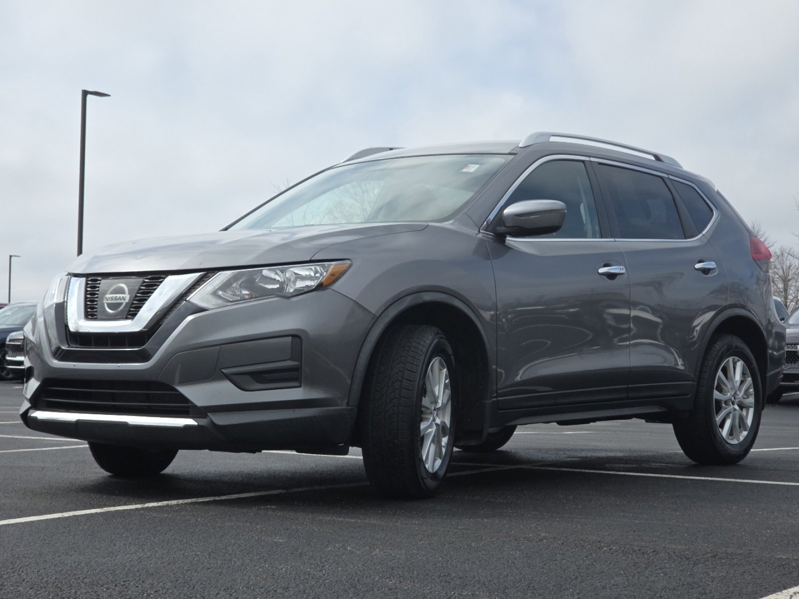 Used 2017 Nissan Rogue SV image 12