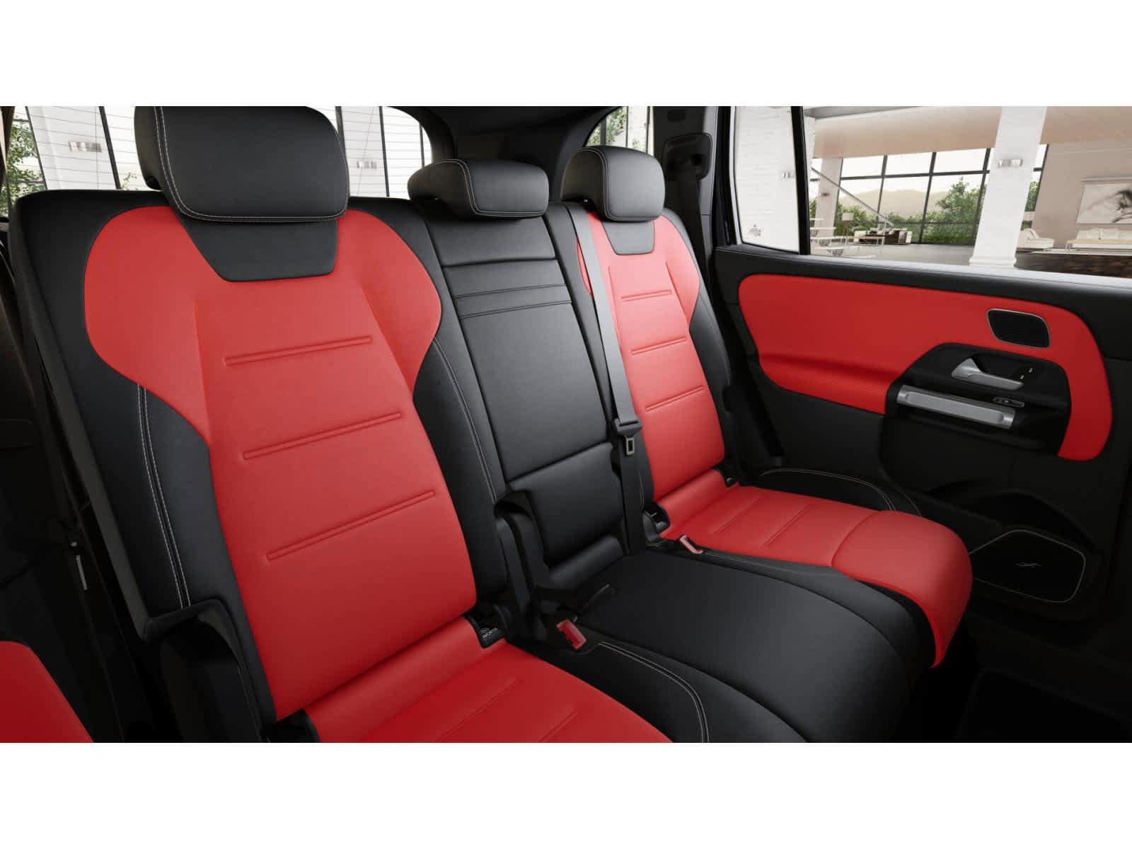 Used 2026 Mercedes-Benz GLB 35 AMG 4MATIC image 5