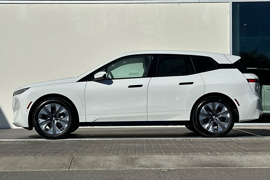 New 2026 BMW iX xDrive60 w/ Premium Package image 6