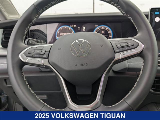 New 2025 Volkswagen Tiguan SE AWD/4WD image 13