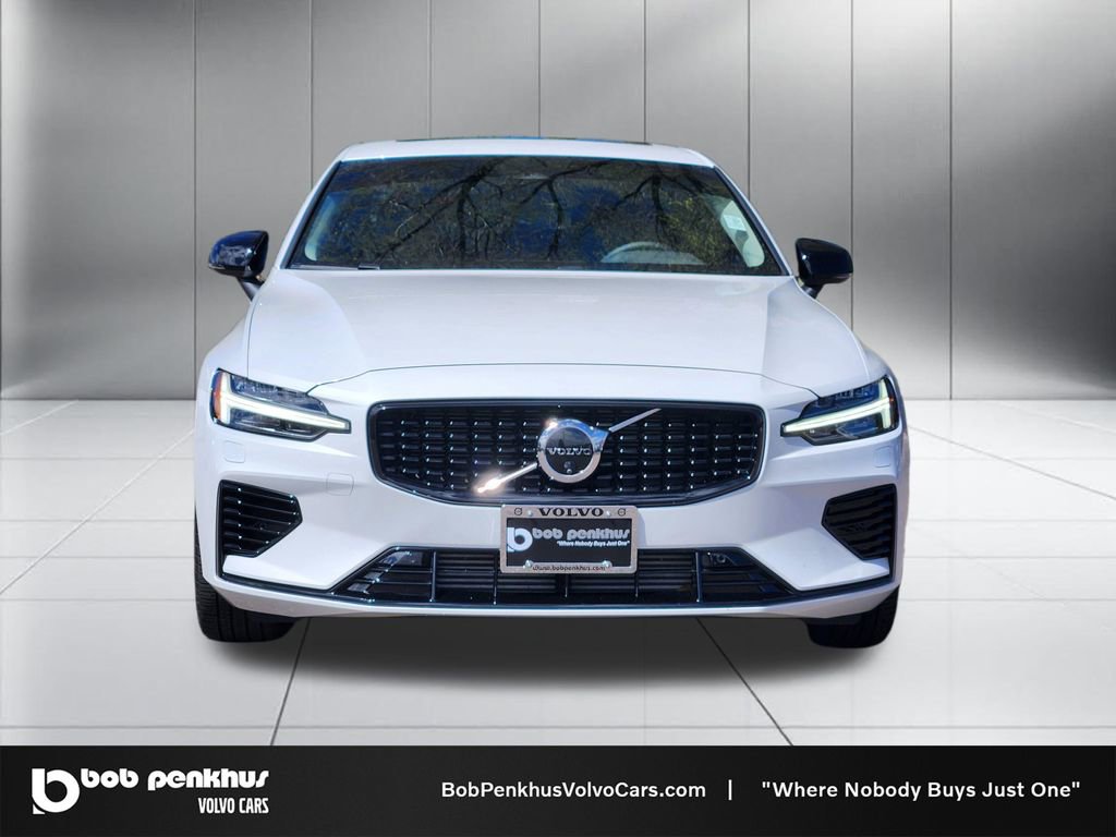 Used 2025 Volvo S60 T8 Plus image 22