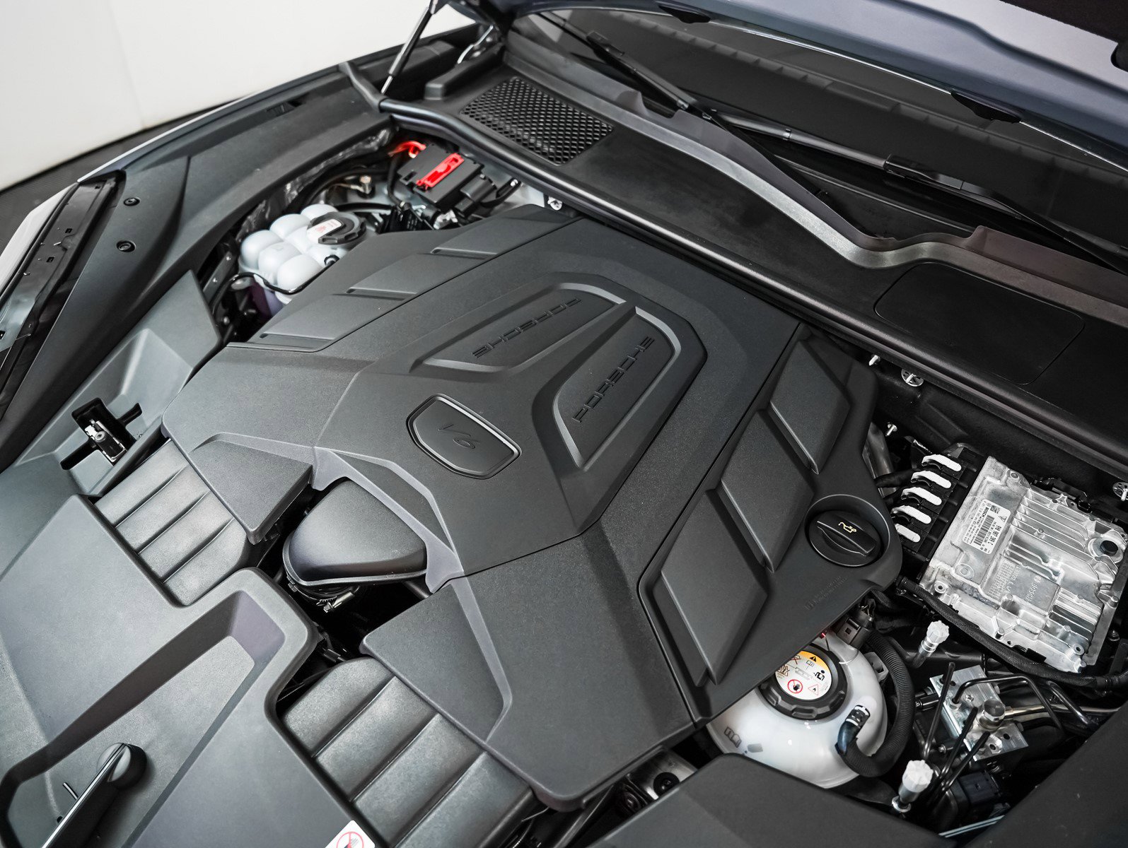 New 2026 Porsche Cayenne E-Hybrid image 12