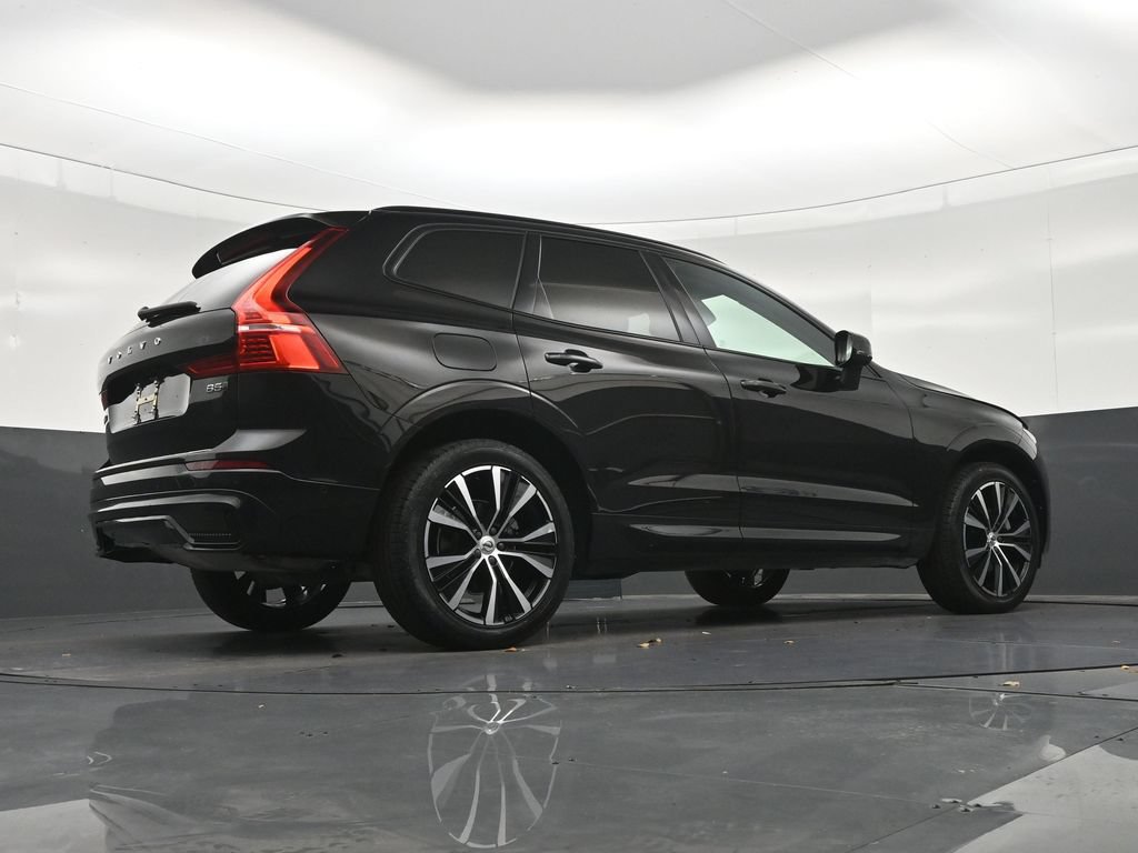 Used 2024 Volvo XC60 B5 Plus w/ Protection Package Premier AWD/4WD image 29