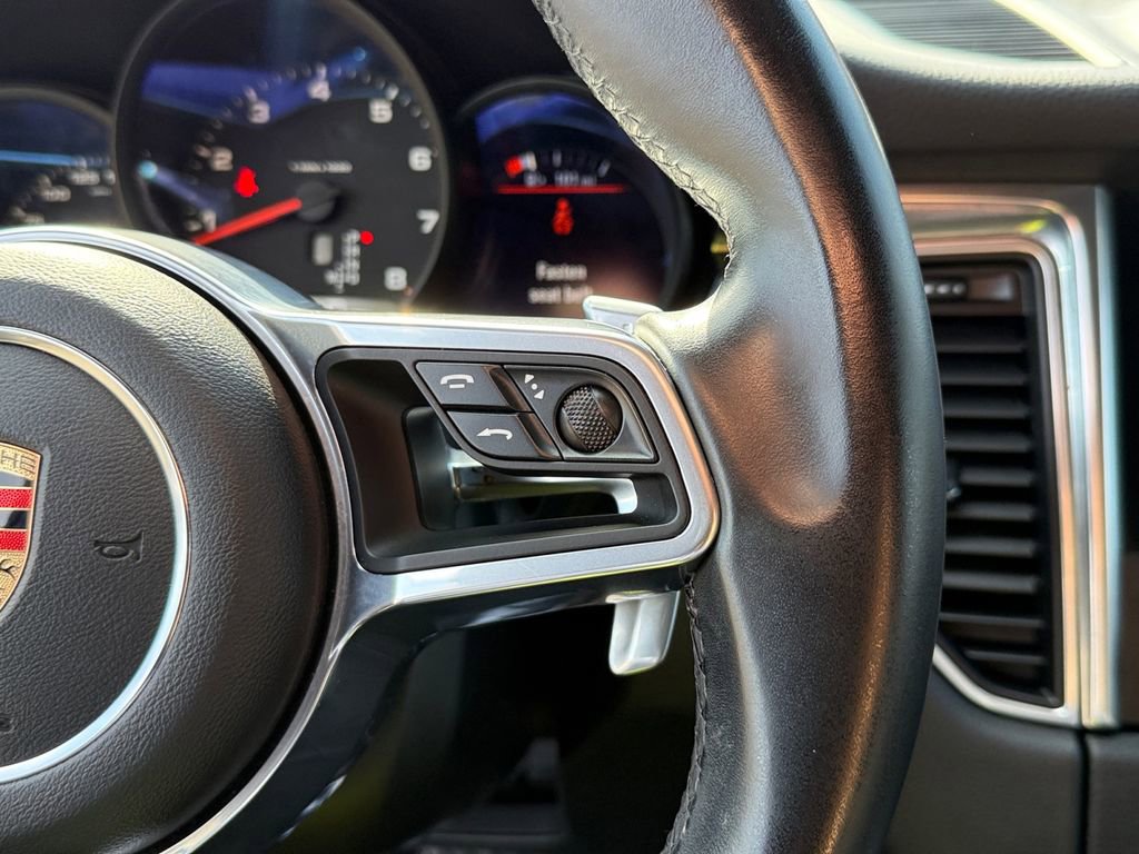 Used 2018 Porsche Macan image 15
