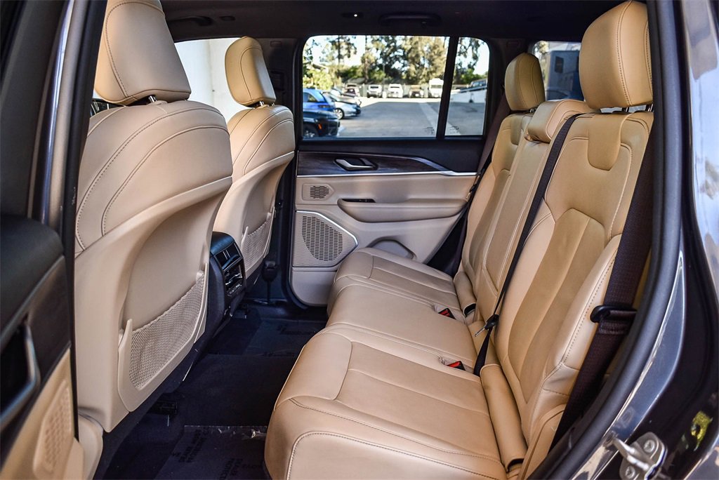 Used 2022 Jeep Grand Cherokee Limited 4xe image 19