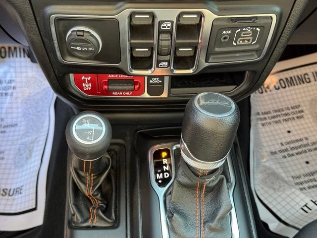 Used 2022 Jeep Gladiator Mojave w/ Cold Weather Group AWD/4WD image 18