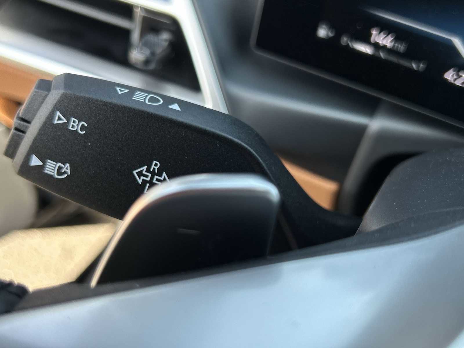 Used 2025 BMW 330i xDrive Sedan w/ Convenience Package image 29