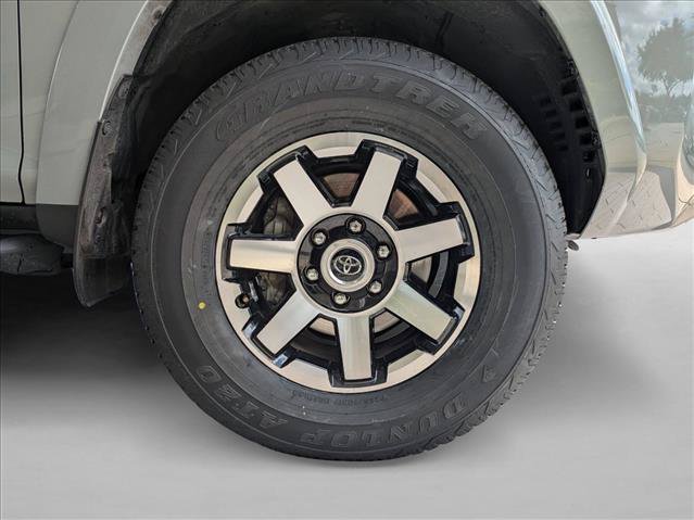 Used 2023 Toyota 4Runner TRD Off-Road Premium w/ Moonroof Package AWD/4WD image 23