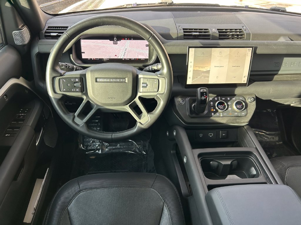 Used 2024 Land Rover Defender 130 X-Dynamic SE AWD/4WD image 18