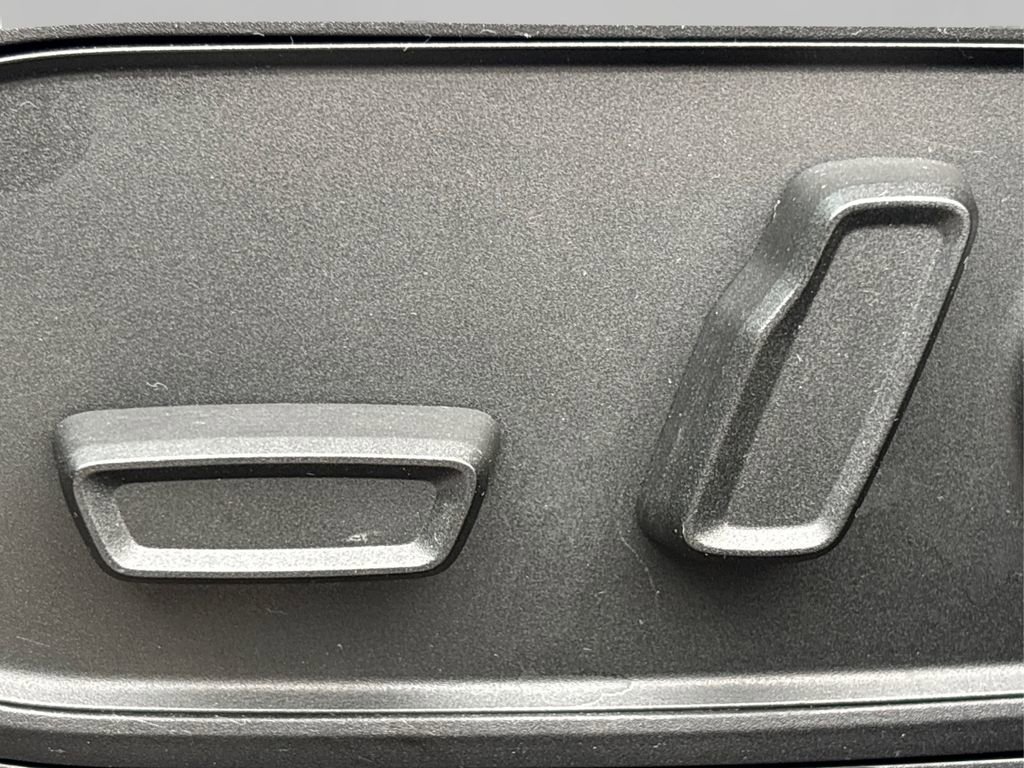 Used 2024 Jeep Grand Cherokee Limited 4xe image 36