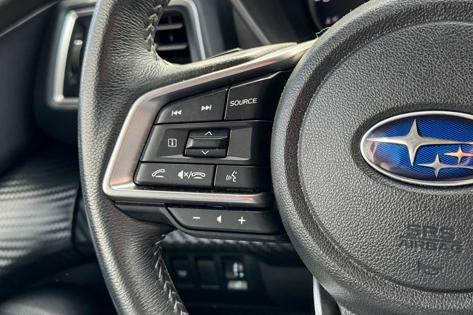 Certified 2023 Subaru Ascent Premium w/ Convenience Package image 17