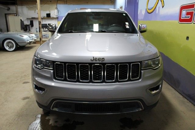 Used 2018 Jeep Grand Cherokee Limited image 3