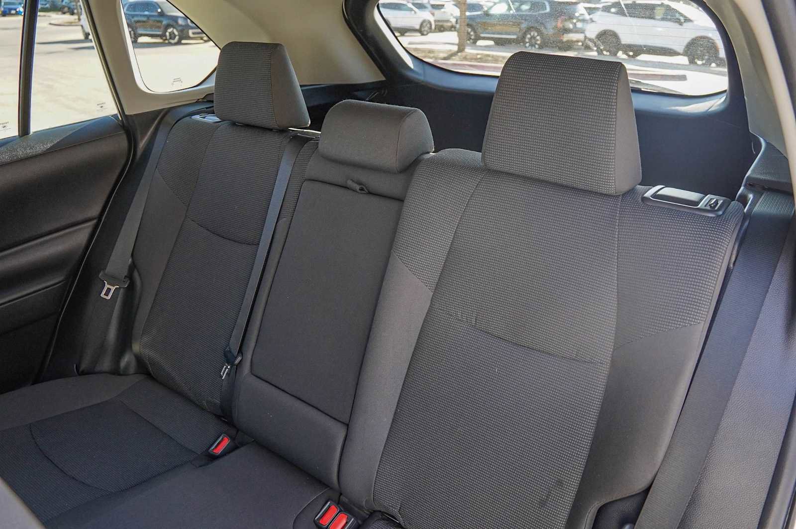 Used 2021 Toyota RAV4 LE image 28